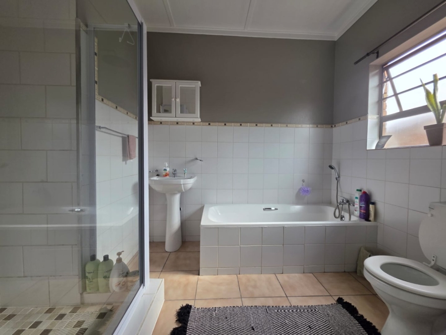 3 Bedroom Property for Sale in Carters Glen Northern Cape